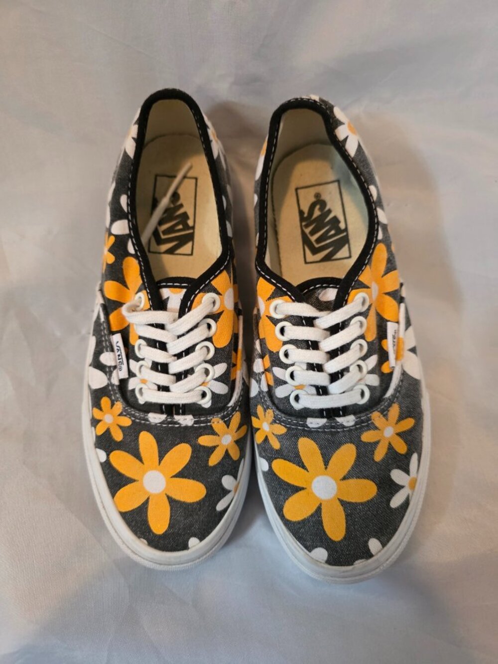 Vans Floral Daisy Sneakers, Women's 5/Men's 3.5